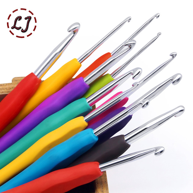 Crochet Hook Grip Knitting Needles